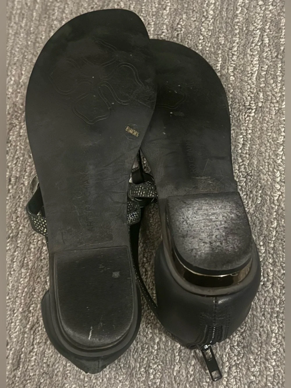 Arturo Chiang Black T-Strap Sandals with Metallic Accents sz 8.5 - Picture 6 of 7